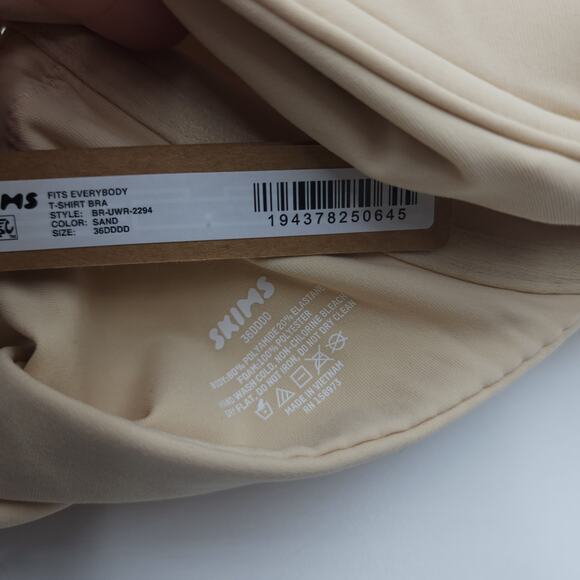 Skims Fits Everybody T-Shirt Bra in Sand Size 36DDDD - Picture 6 of 6